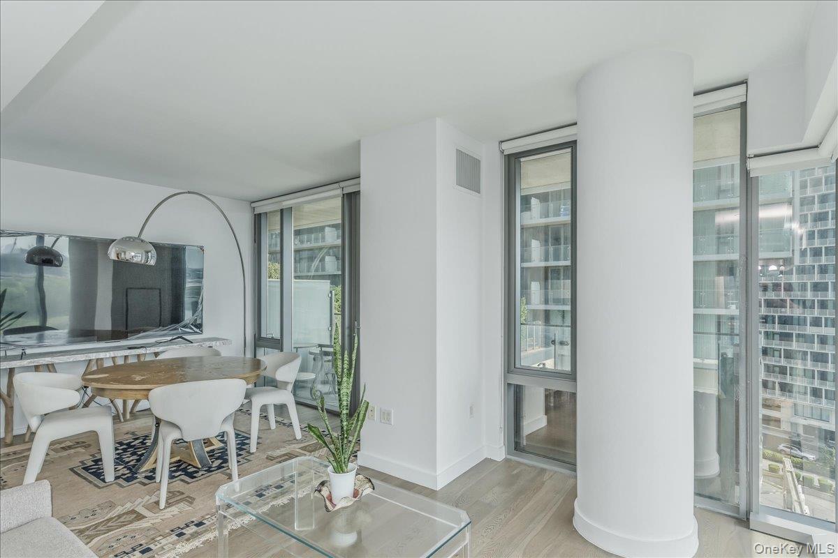 131-03 40 Road, Unit 9N Queens, NY 11354 - Photo 5 of 19