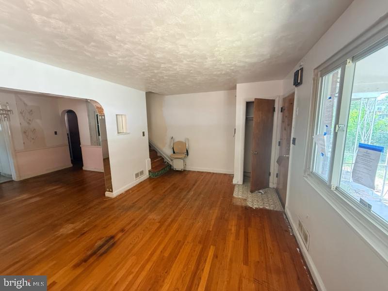 125 48th Place Northeast Washington, DC 20019 - Photo 2 of 12