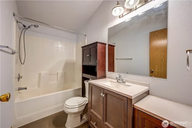 $2,500 | 22232 95th Avenue Southeast, Woodinville, WA 98077