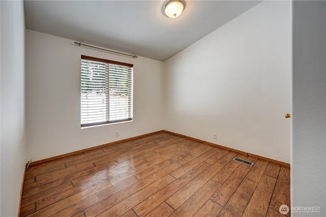 $2,500 | 22232 95th Avenue Southeast, Woodinville, WA 98077