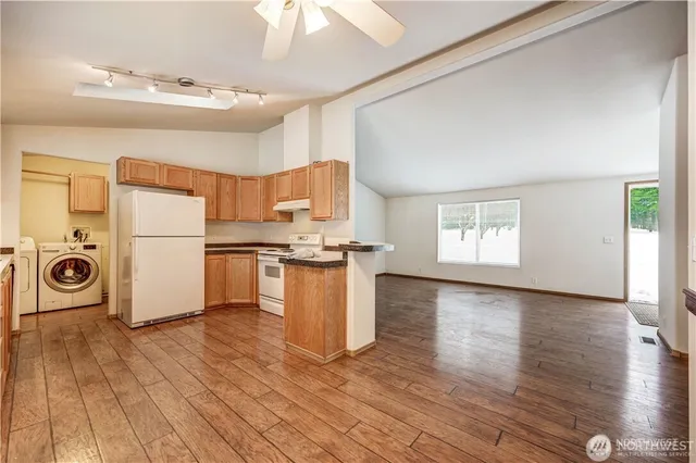 $2,500 | 22232 95th Avenue Southeast, Woodinville, WA 98077