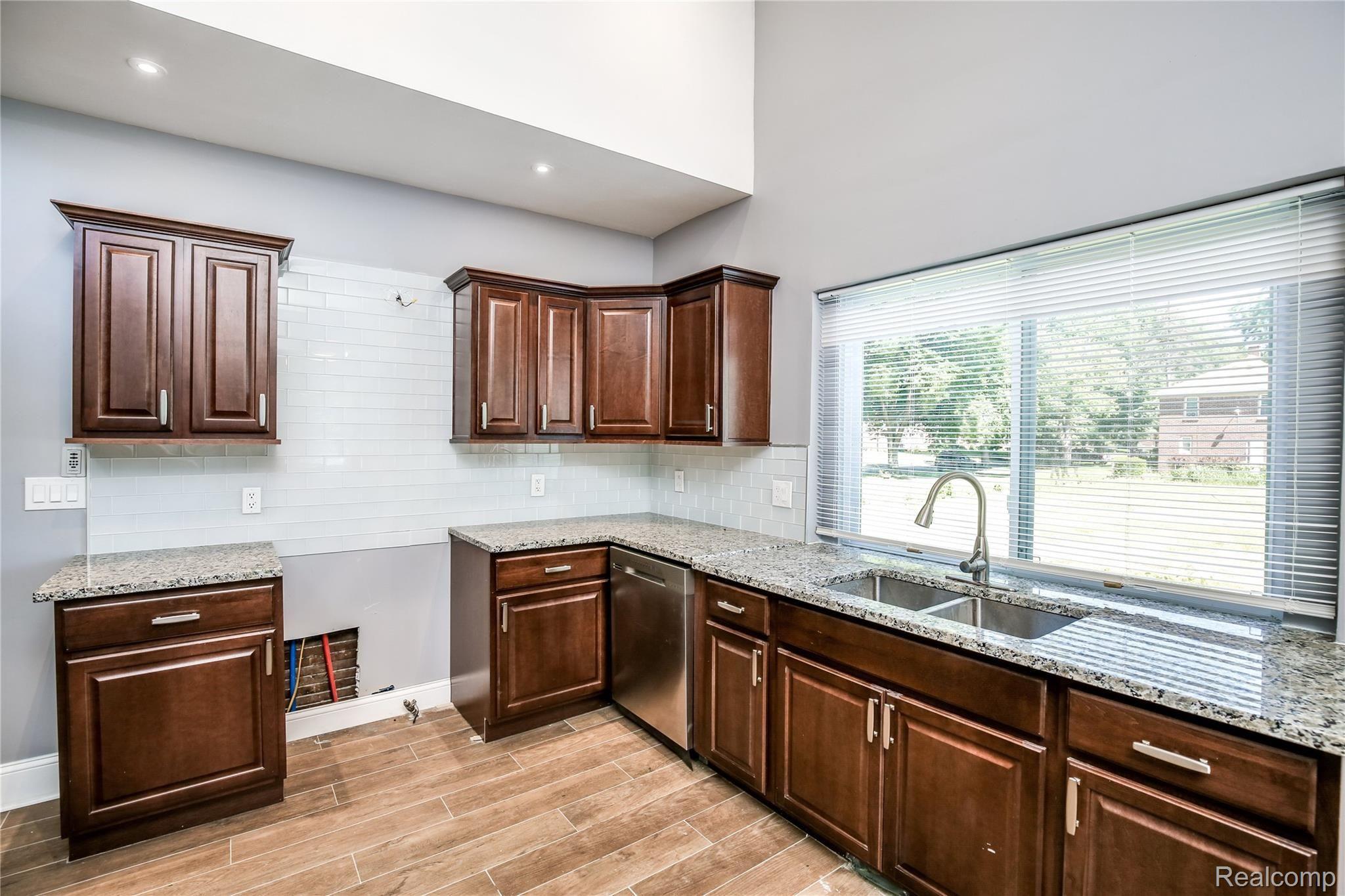 14340 Ashton Road Detroit, MI 48223 - Photo 13 of 37 14340+Ashton+Rd+Detroit-32-original.jpg