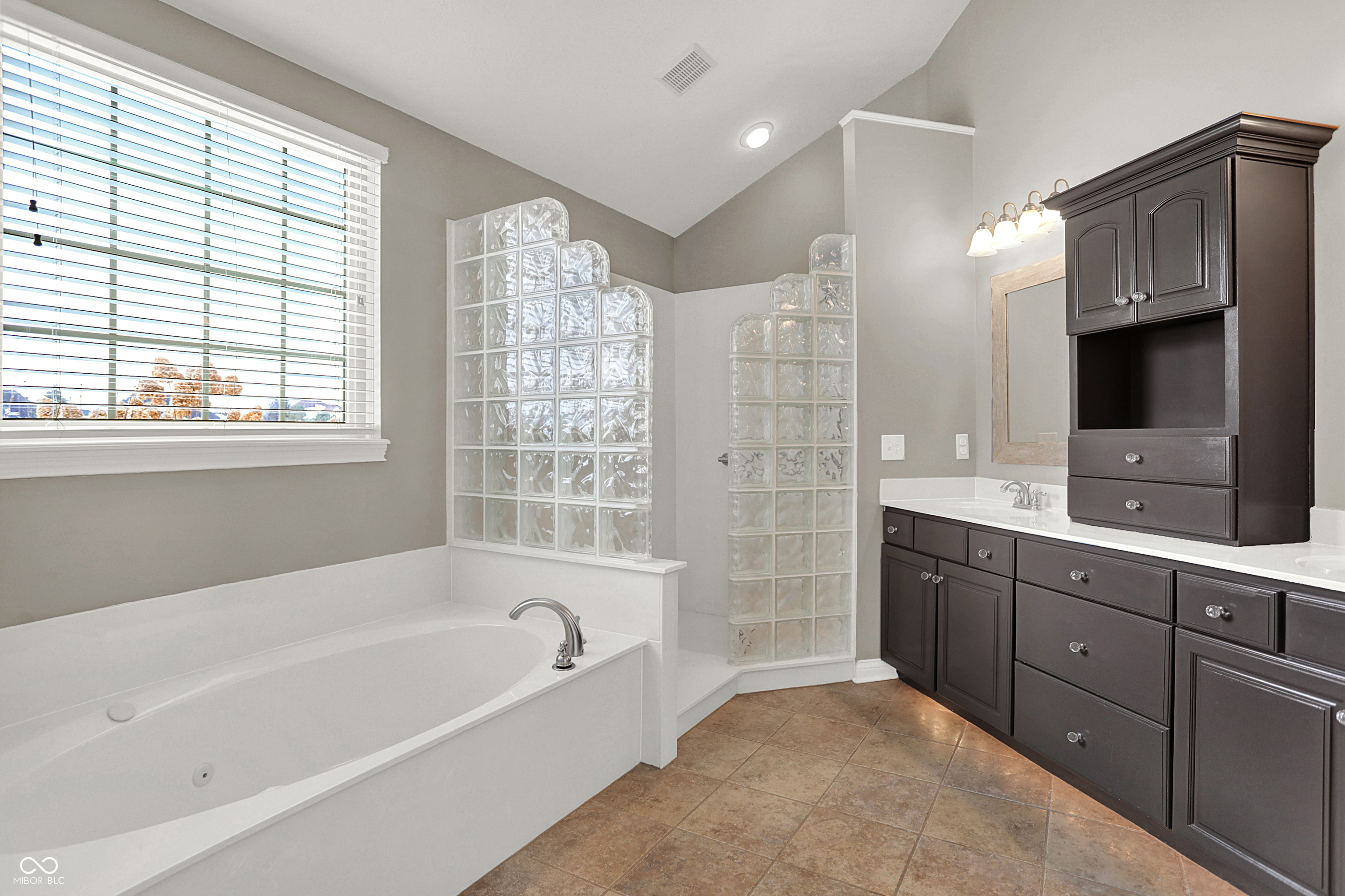 11025 Innisbrooke Lane Fishers, IN 46037 - Photo 25 of 44