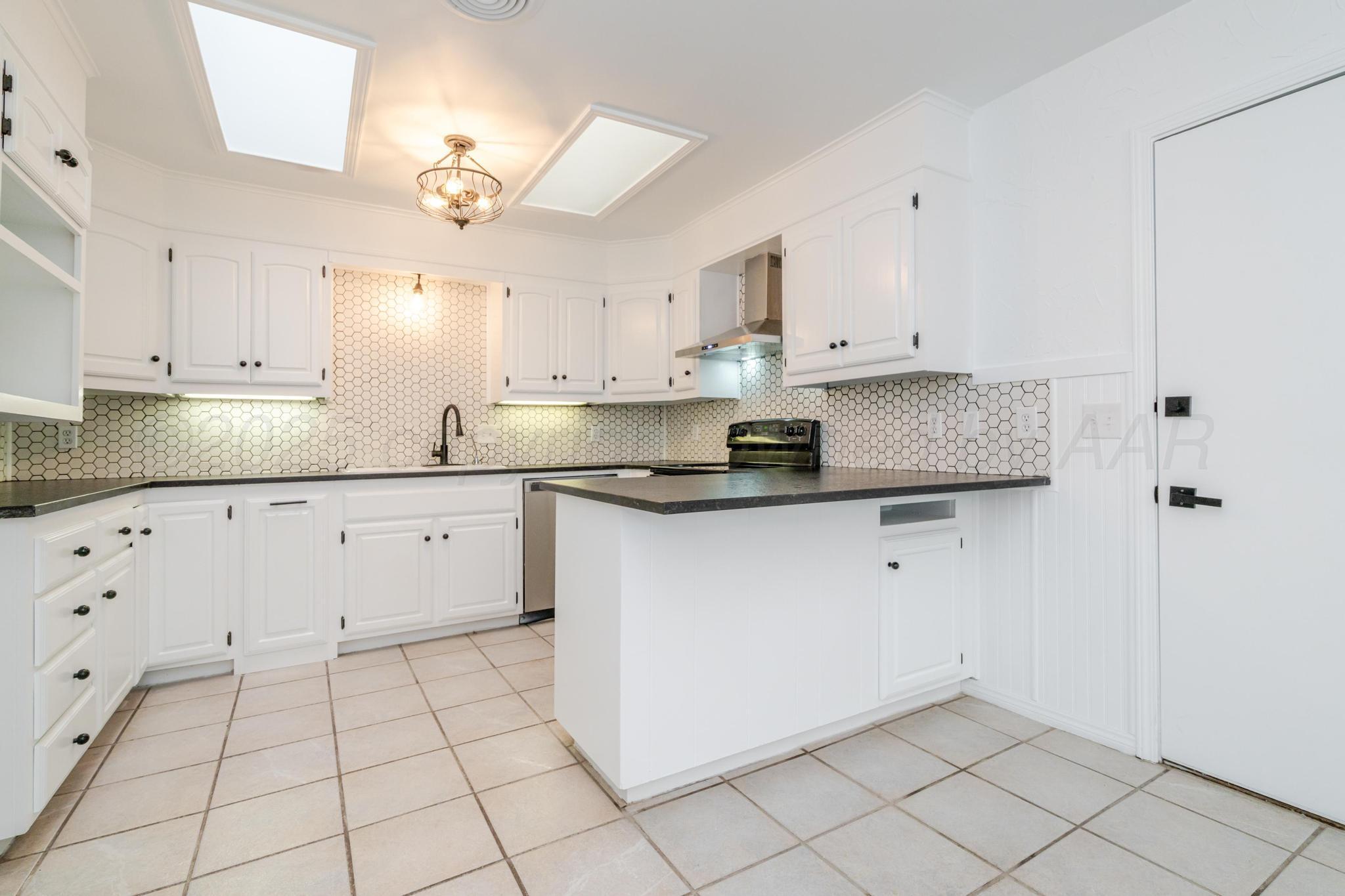 6055 Belpree Road Amarillo, TX 79106 - Photo 14 of 40 Kitchen