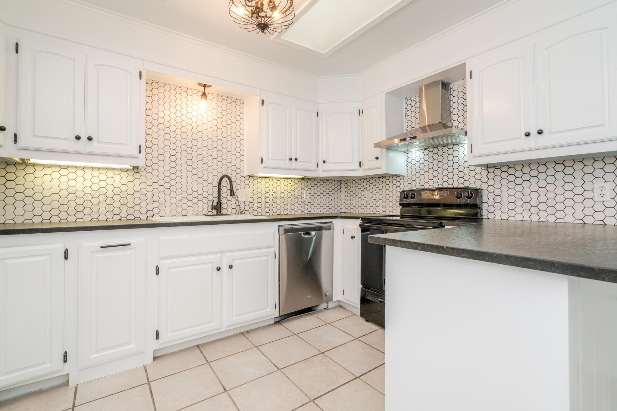 6055 Belpree Road Amarillo, TX 79106 - Photo 16 of 40 Kitchen