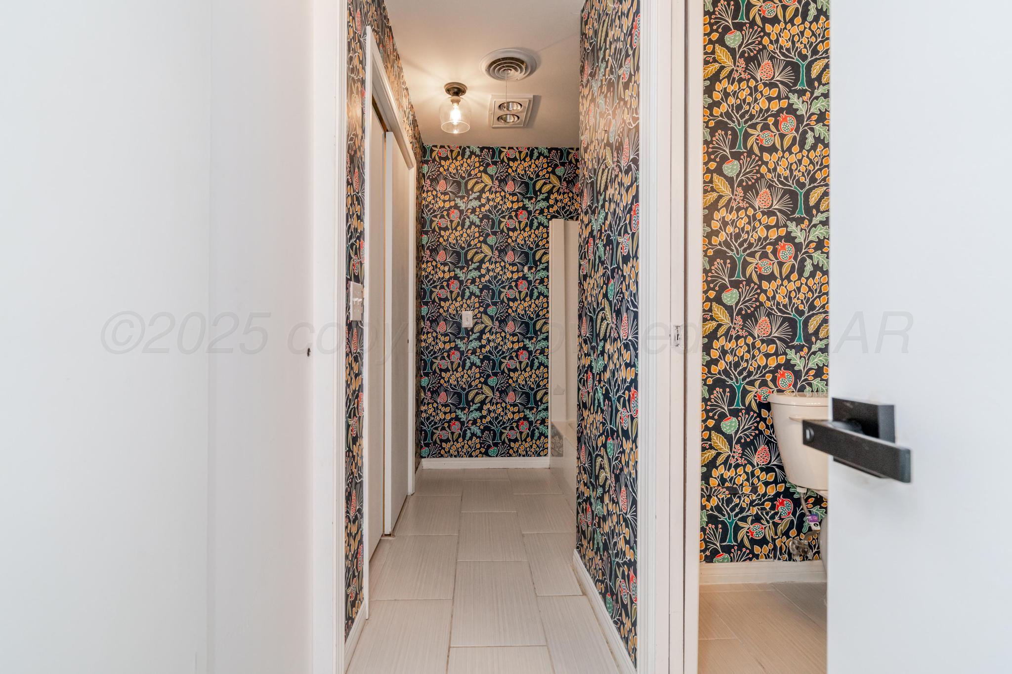 6055 Belpree Road Amarillo, TX 79106 - Photo 22 of 40 Hall Bath