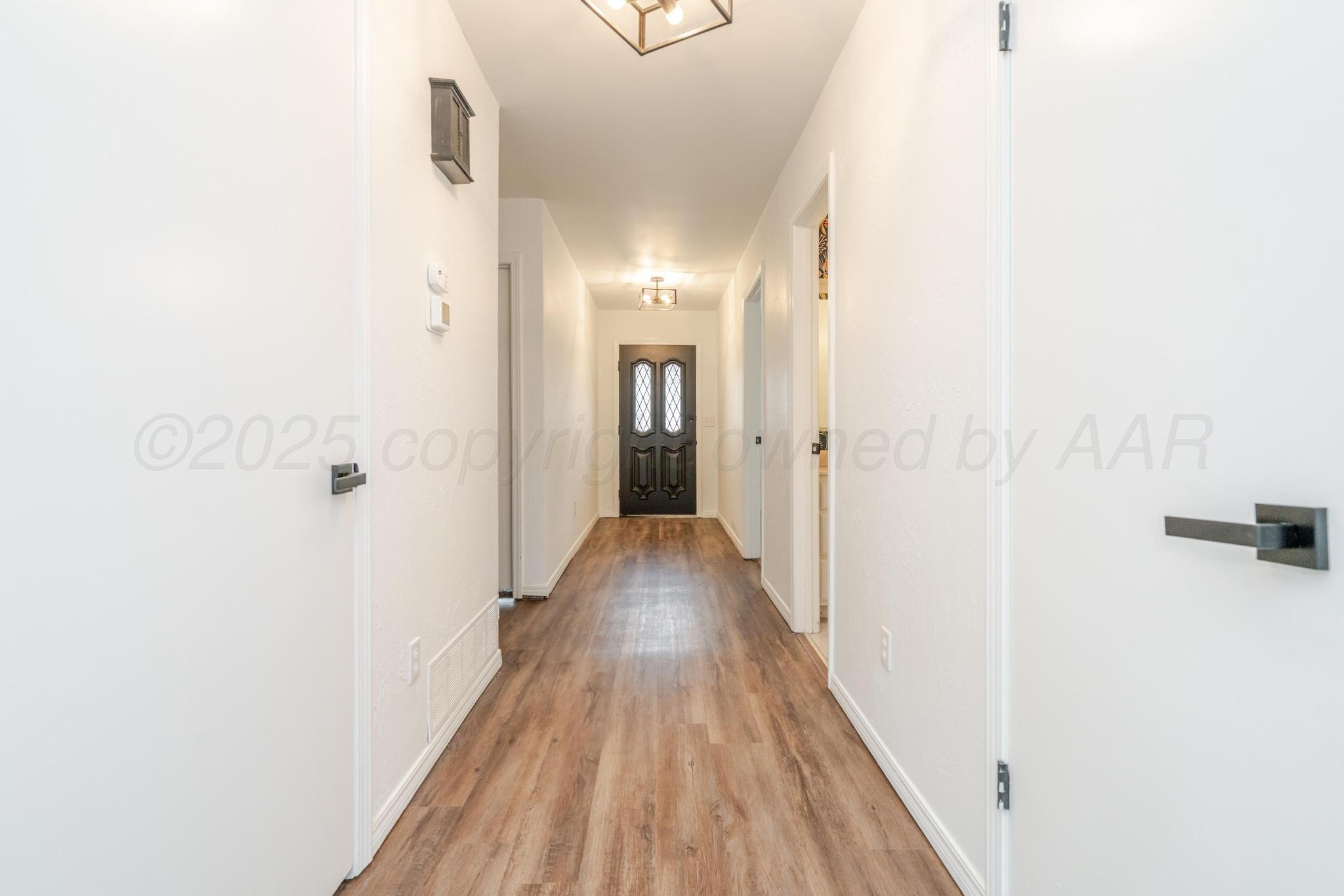 6055 Belpree Road Amarillo, TX 79106 - Photo 3 of 40 Entry Hall