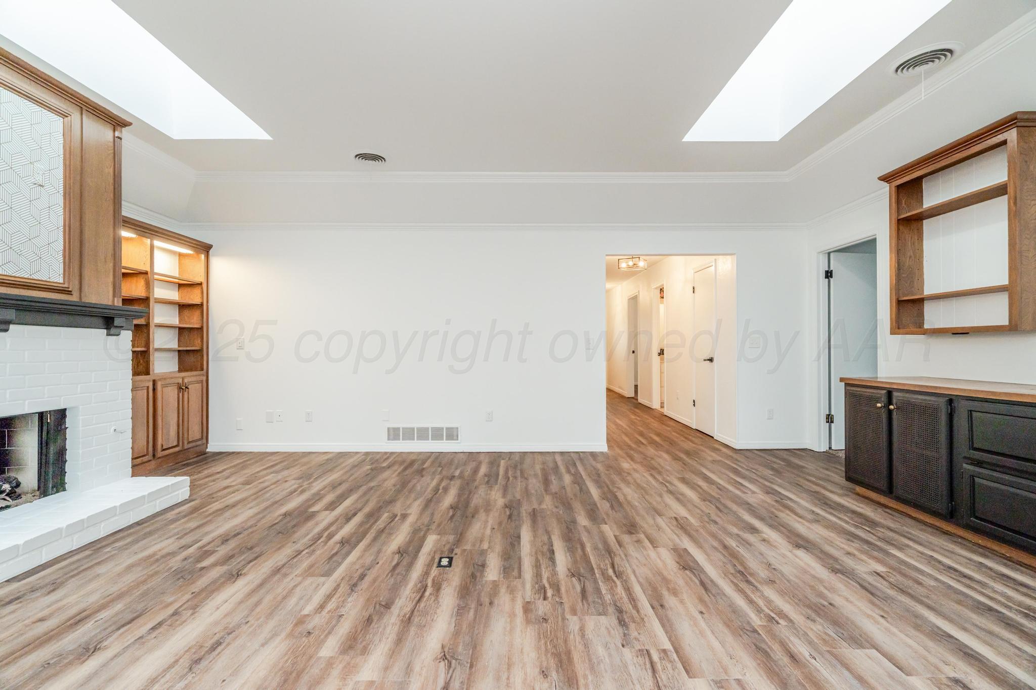 6055 Belpree Road Amarillo, TX 79106 - Photo 5 of 40 Living Room