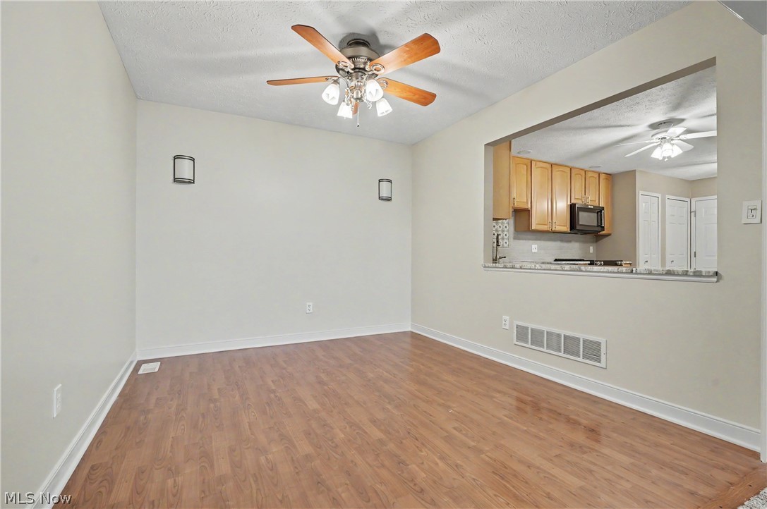 478 Kings Court Akron, OH 44321 - Photo 6 of 40