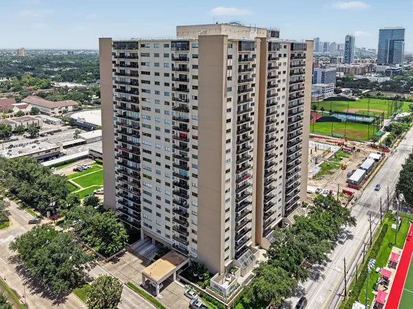 $375,000 | 2929 Buffalo Speedway, Unit A1412, Houston, TX 77098
