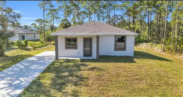 $1,700 | 6018 South Moss Circle, LaBelle, FL 33935