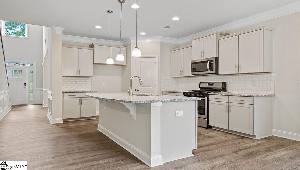 421 Wildflower Road Easley, SC 29642 - Photo 9 of 36