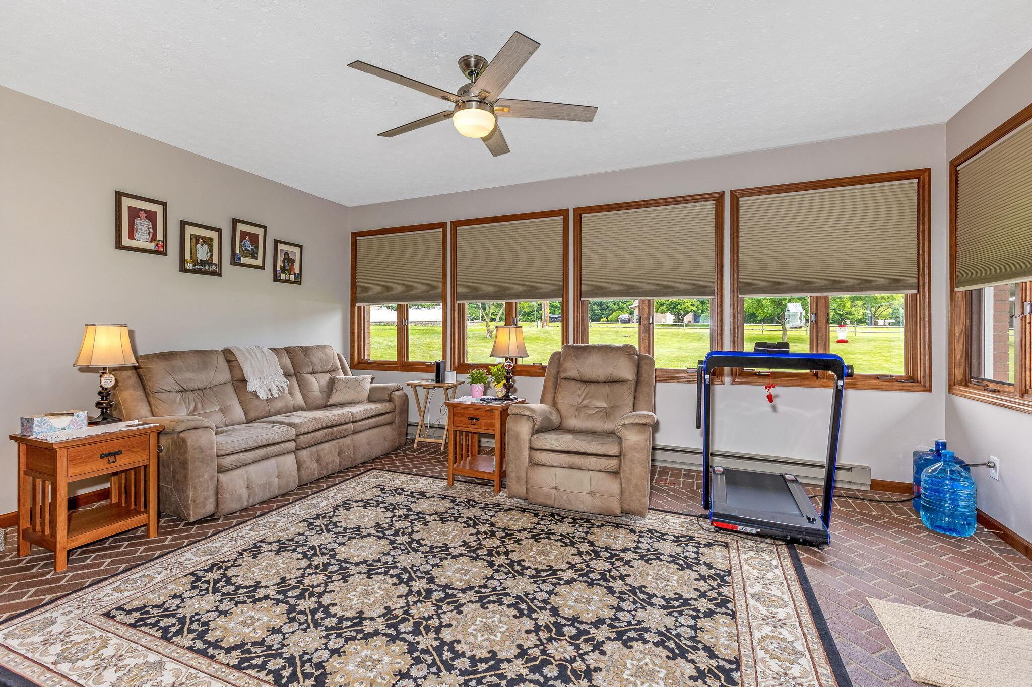 1030 Rhoda Lane Northeast Lancaster, OH 43130 - Photo 14 of 61 Natural light
