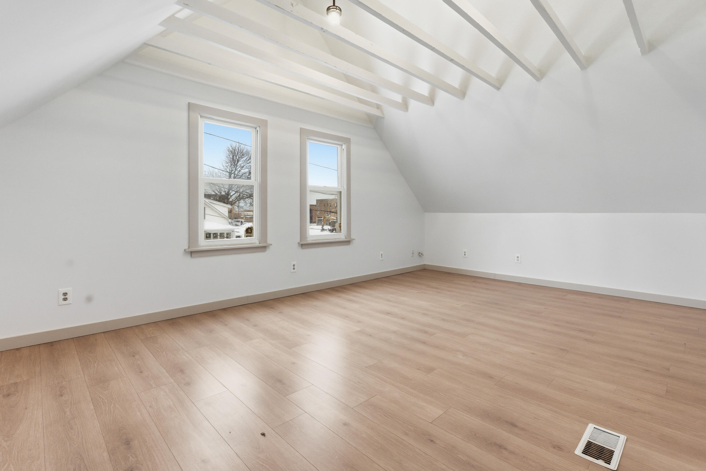 6118 24th Avenue Kenosha, WI 53143 - Photo 11 of 20 DSC02188