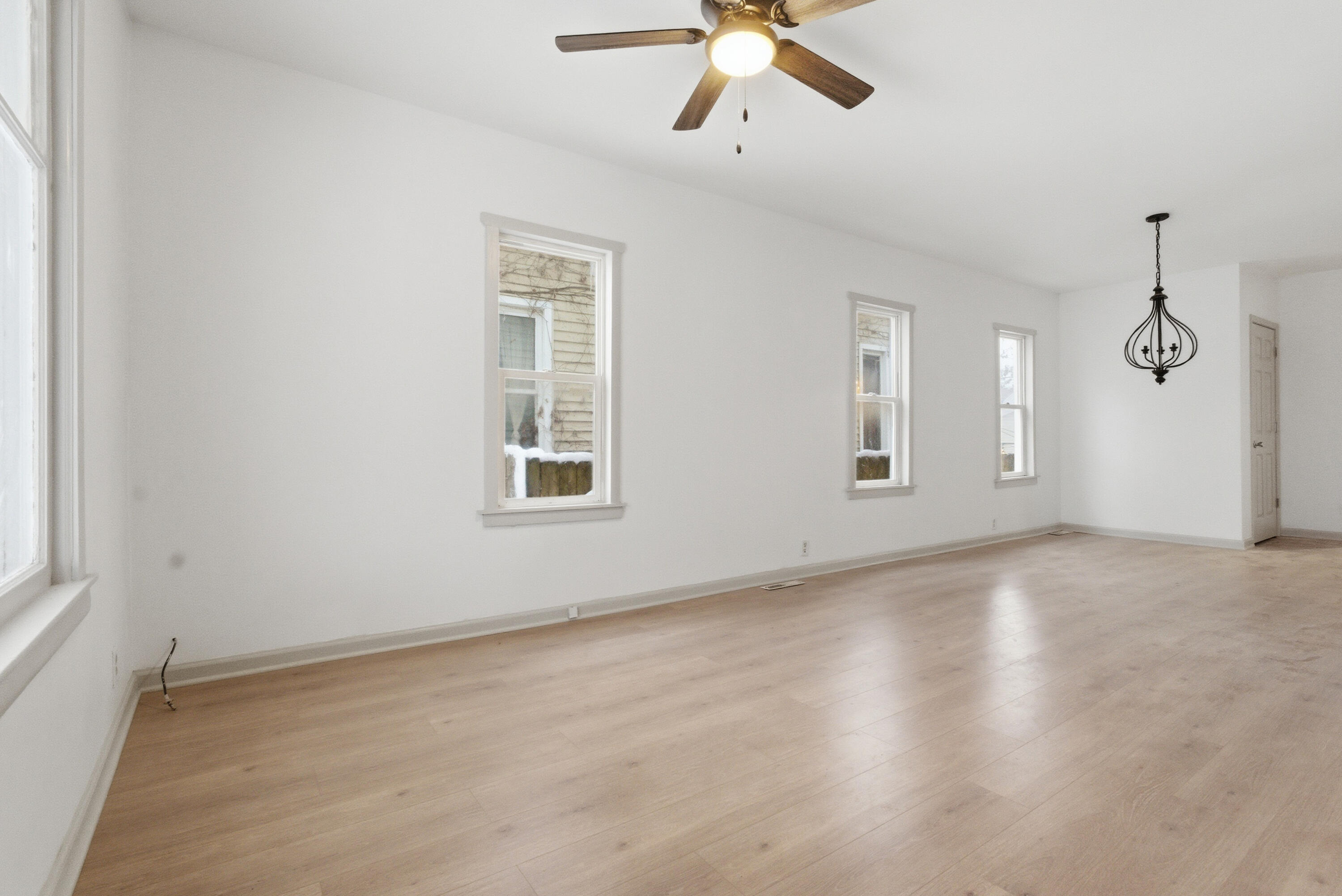 6118 24th Avenue Kenosha, WI 53143 - Photo 3 of 20 DSC02218