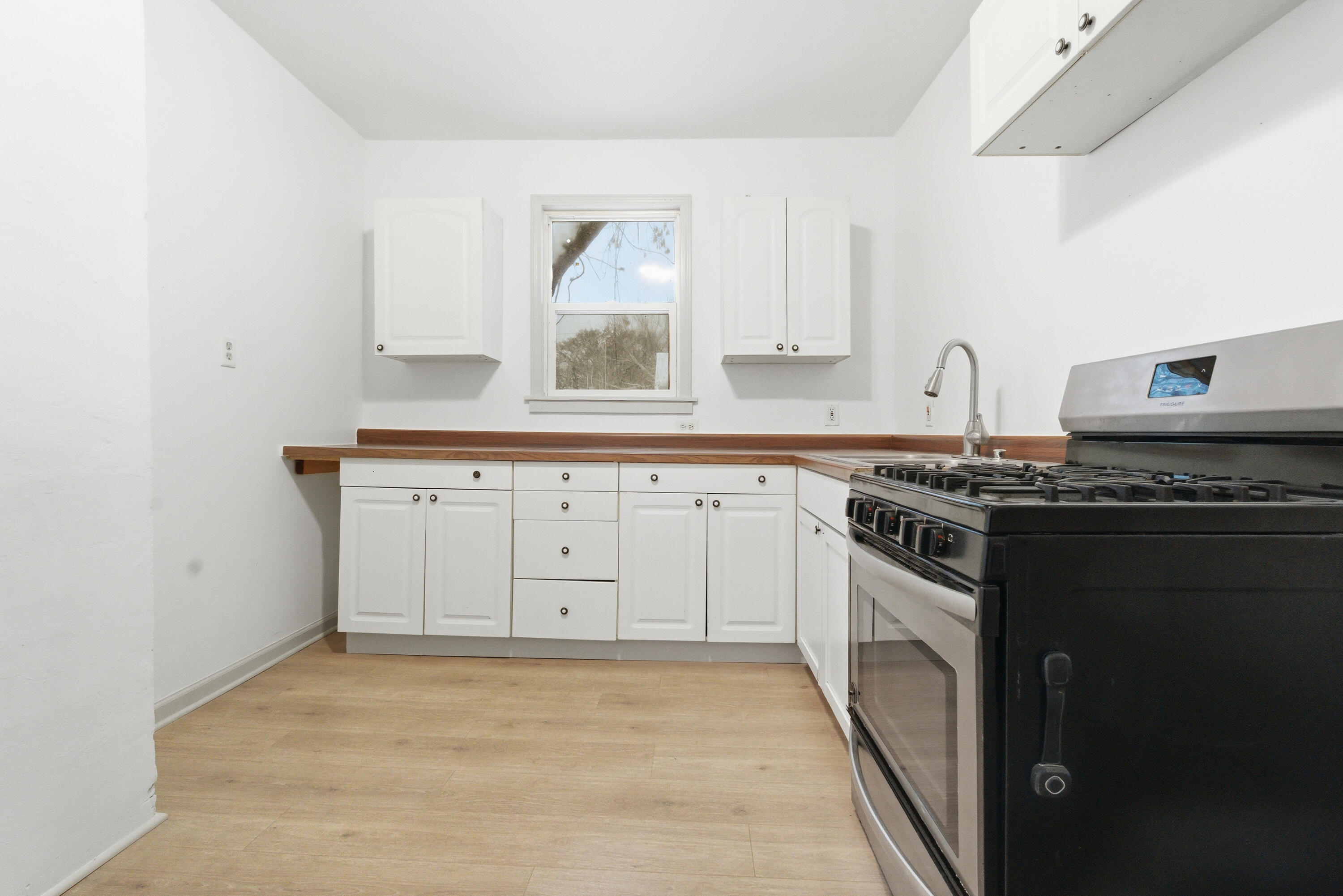 6118 24th Avenue Kenosha, WI 53143 - Photo 6 of 20 DSC02253