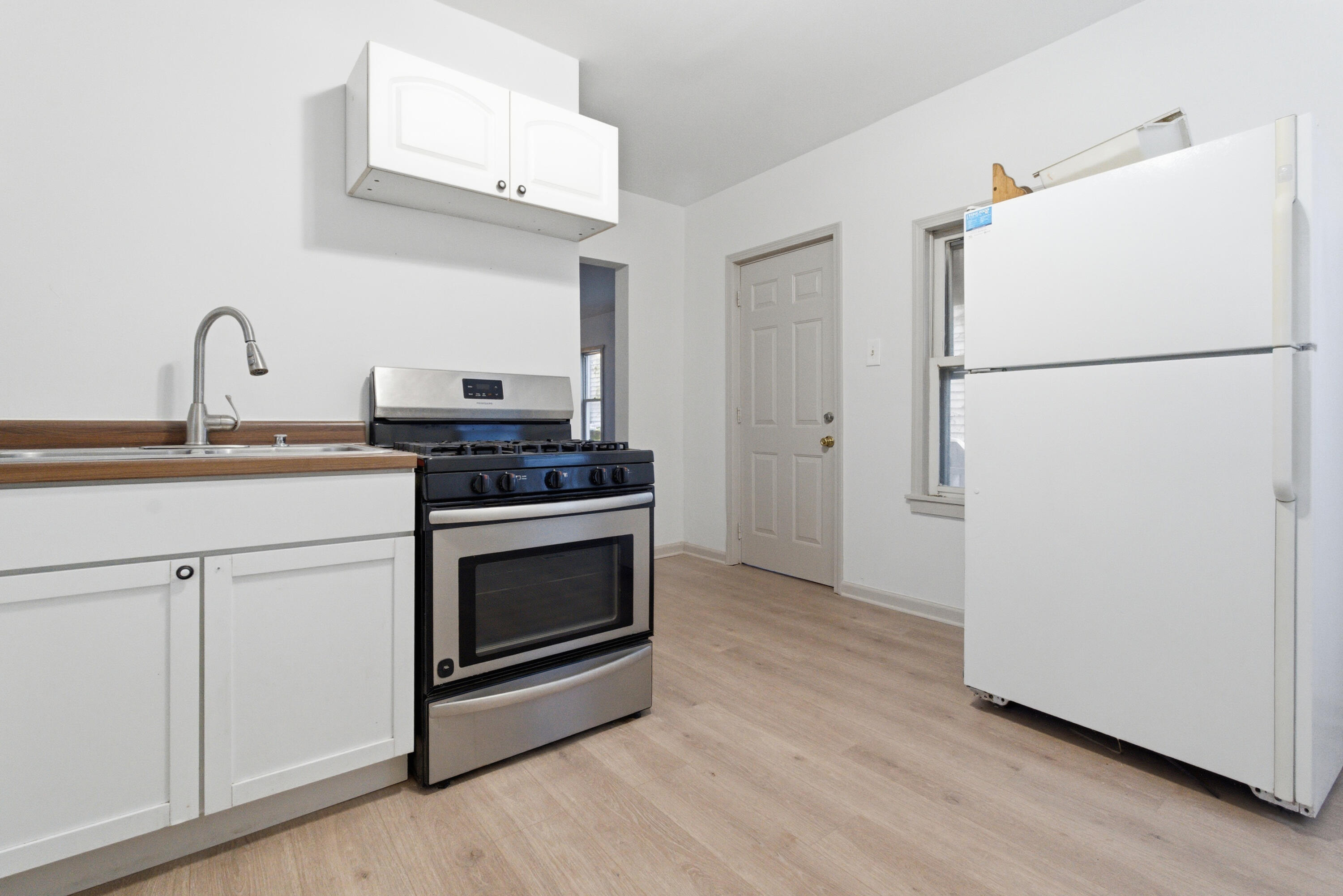 6118 24th Avenue Kenosha, WI 53143 - Photo 7 of 20 DSC02258