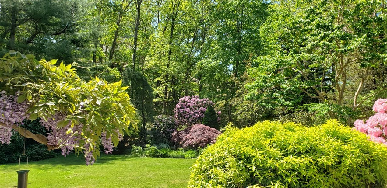 10 Spring Pond Road Westerly, RI 02891 - Photo 5 of 33