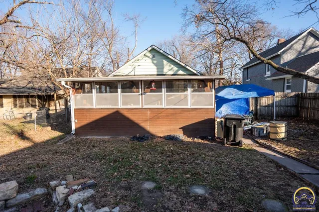 $165,000 | 811 Northeast Oakland Avenue, Topeka, KS 66616