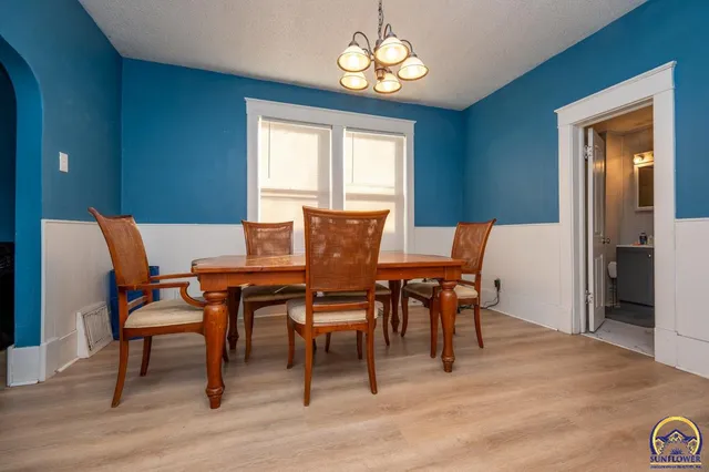 $165,000 | 811 Northeast Oakland Avenue, Topeka, KS 66616