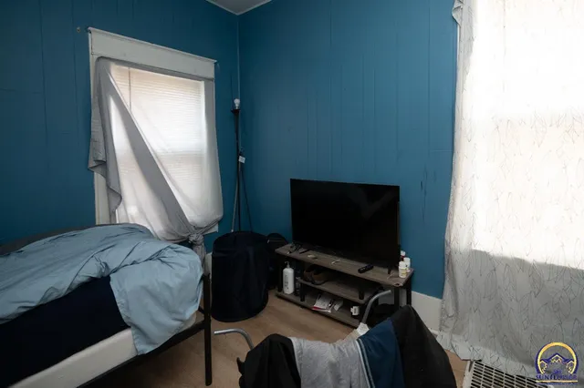 $165,000 | 811 Northeast Oakland Avenue, Topeka, KS 66616