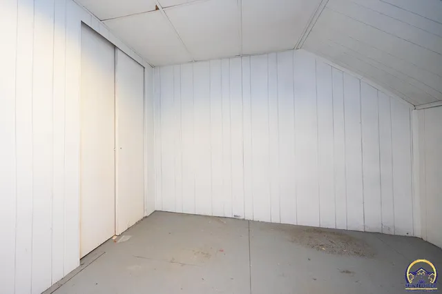 $165,000 | 811 Northeast Oakland Avenue, Topeka, KS 66616