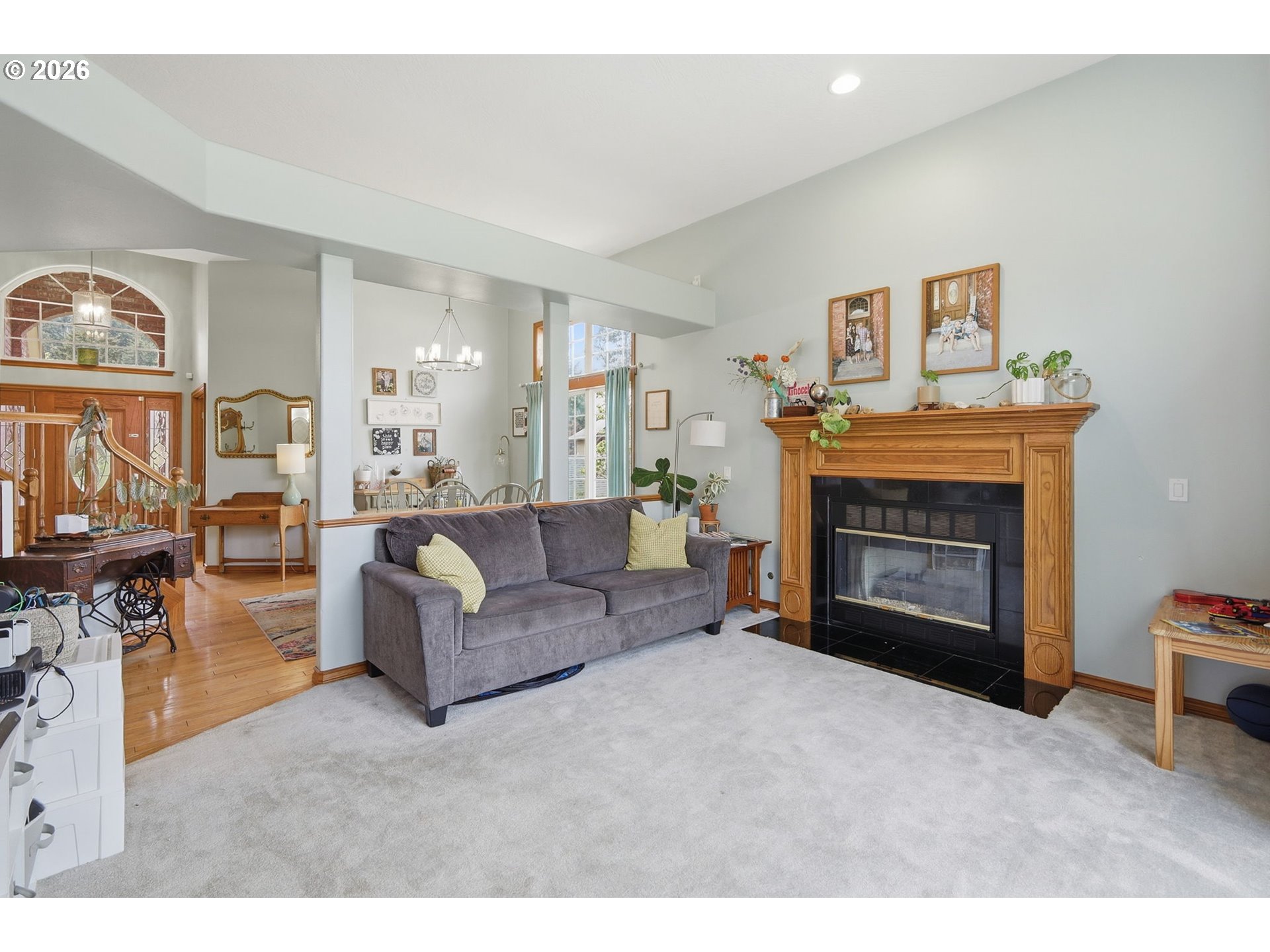 705 South 68th Place Springfield, OR 97478 - Photo 7 of 47 Living Room