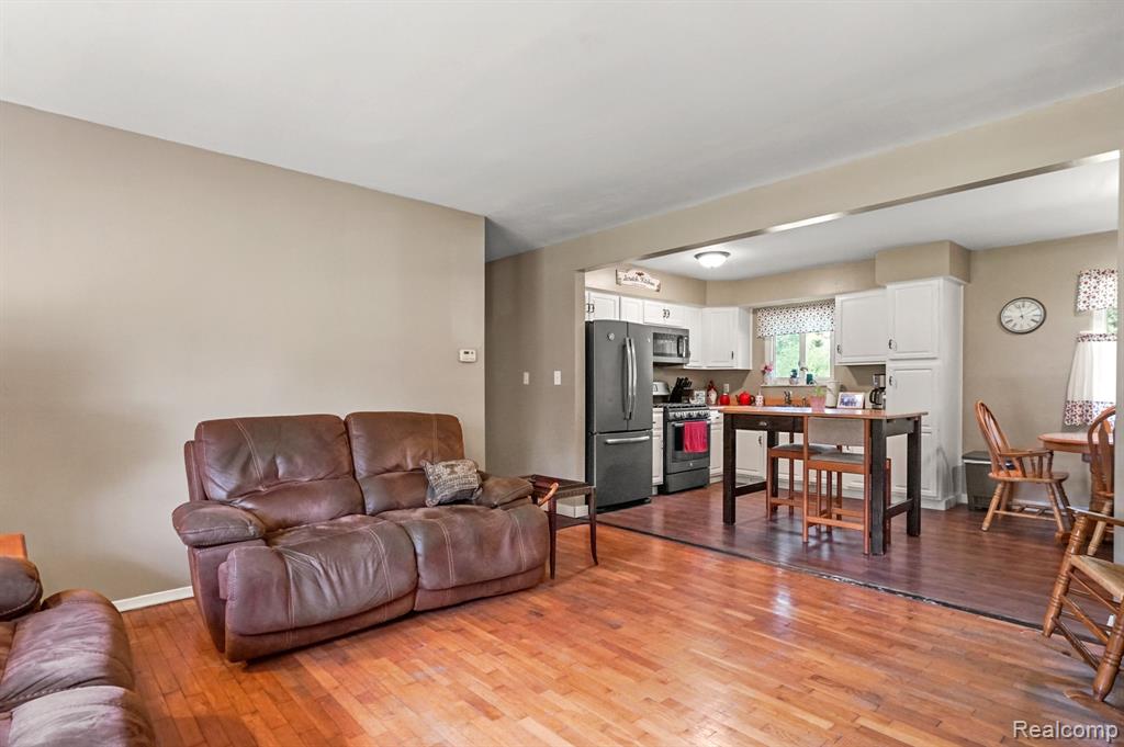 5014 Oak Hill Road Clarkston, MI 48348 - Photo 5 of 29
