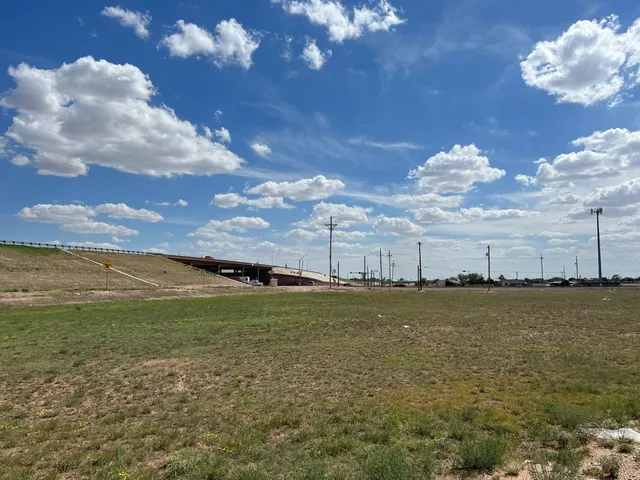 $2,000,000 | 3200 North Interstate 27, Plainview, TX 79072