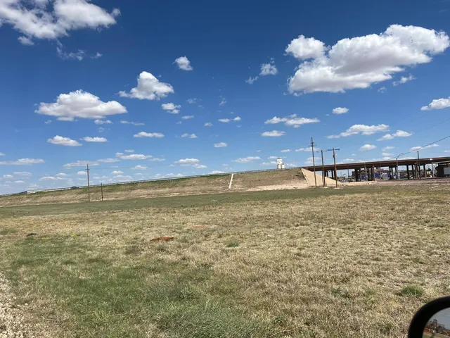 $2,000,000 | 3200 North Interstate 27, Plainview, TX 79072