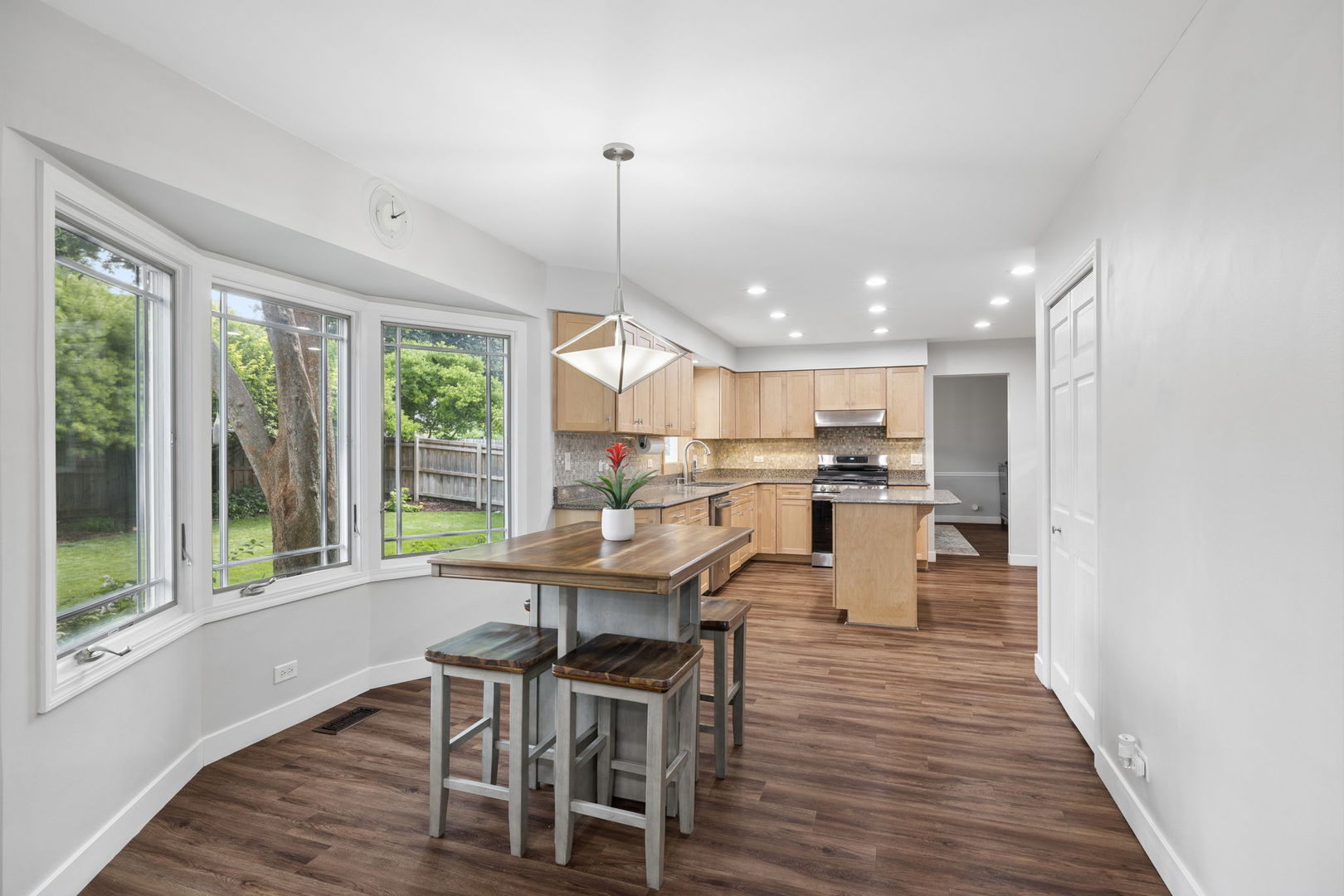 616 Edward Road Naperville, IL 60540 - Photo 9 of 35