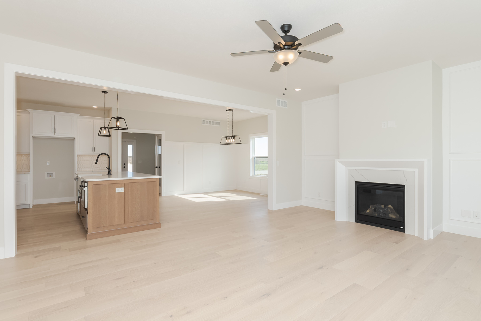 1005 Mount Carmel Road Bloomington, IL 61705 - Photo 13 of 32 Gallery Image 13