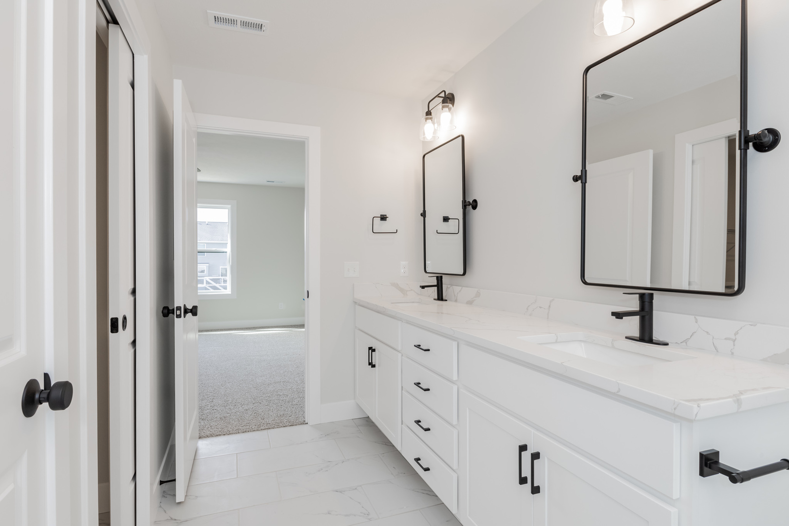 1005 Mount Carmel Road Bloomington, IL 61705 - Photo 21 of 32 Gallery Image 21