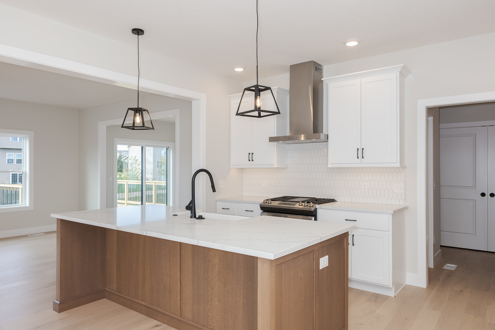 1005 Mount Carmel Road Bloomington, IL 61705 - Photo 5 of 32 Gallery Image 5