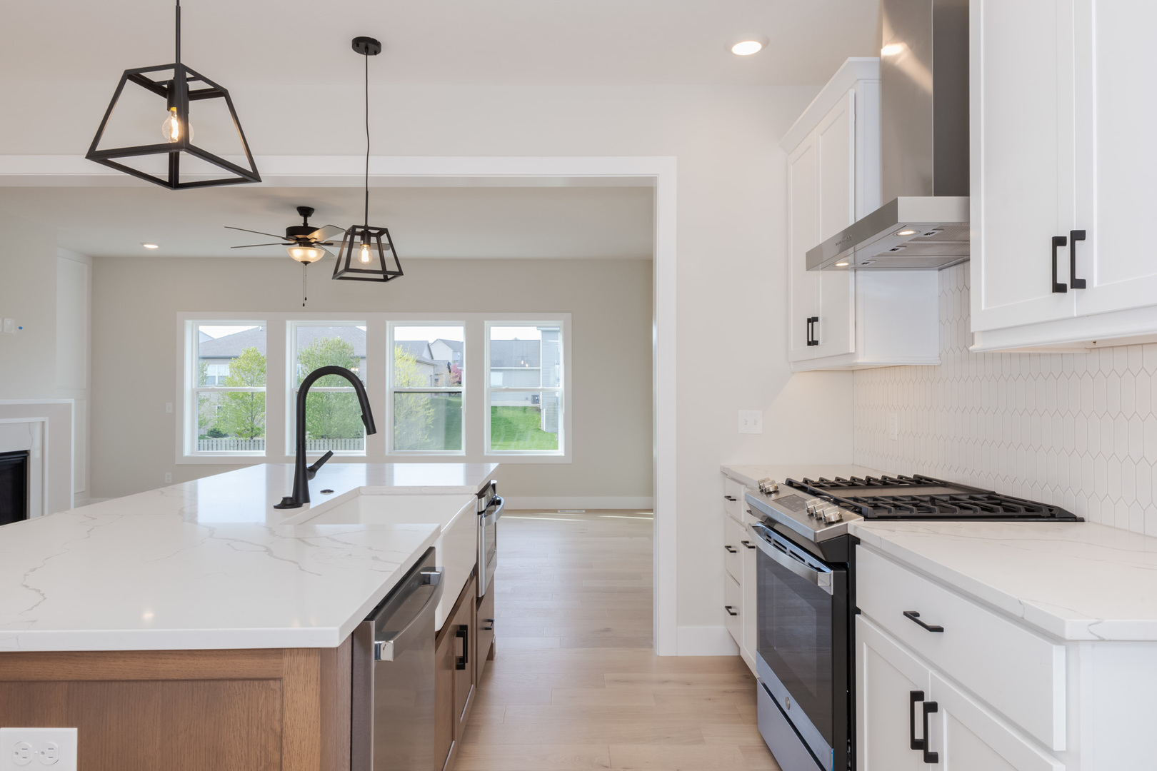 1005 Mount Carmel Road Bloomington, IL 61705 - Photo 6 of 32 Gallery Image 6