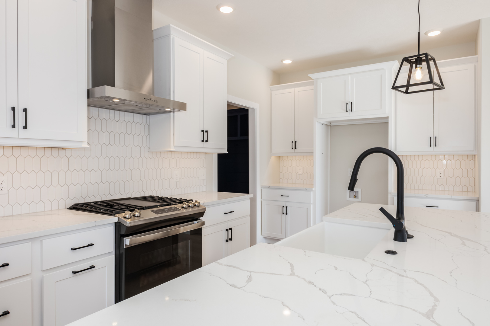 1005 Mount Carmel Road Bloomington, IL 61705 - Photo 8 of 32 Gallery Image 8