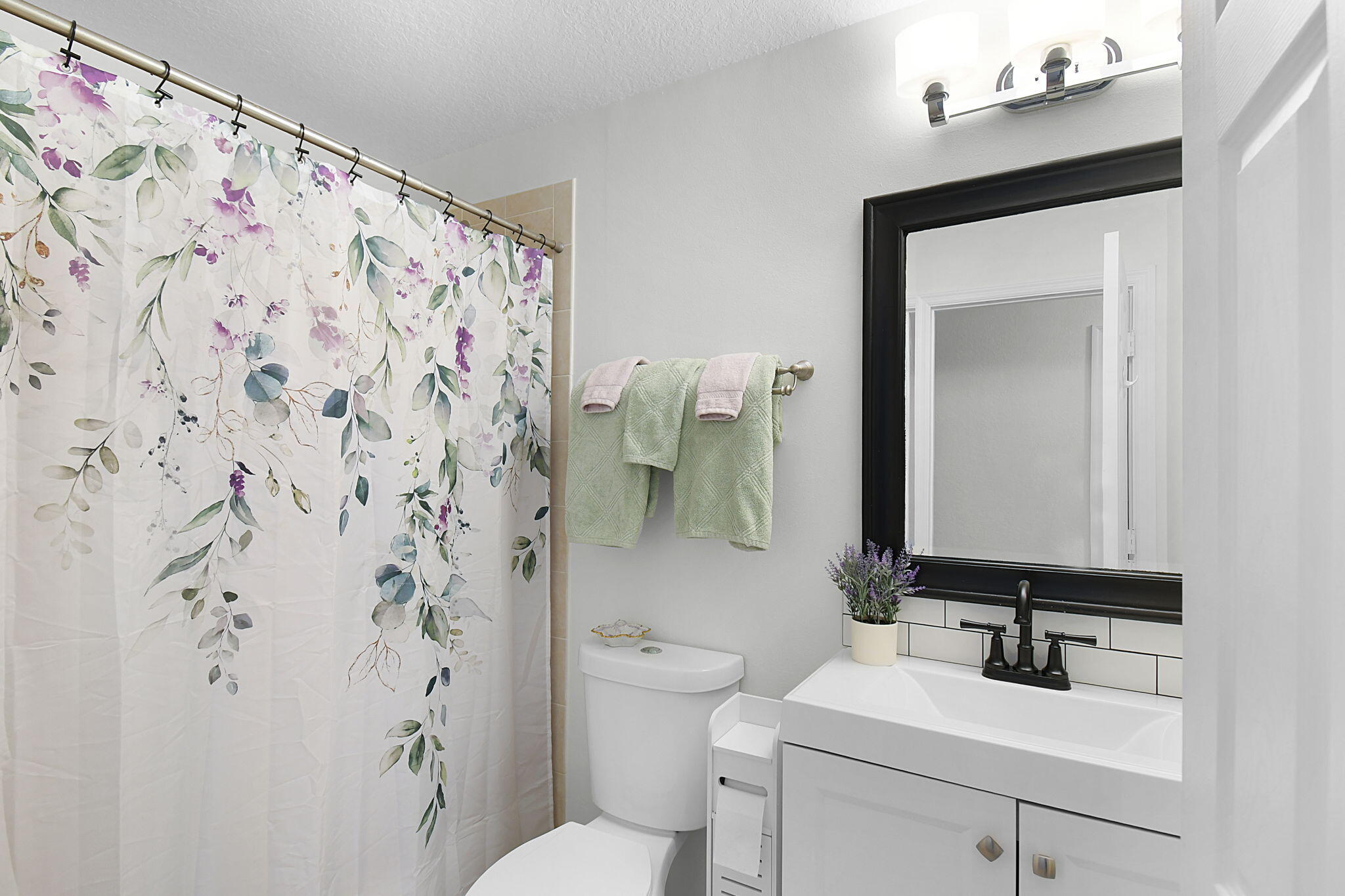 5355 Southeast Mitchell Lane Stuart, FL 34997 - Photo 15 of 29 24-web-or-mls-500_7721