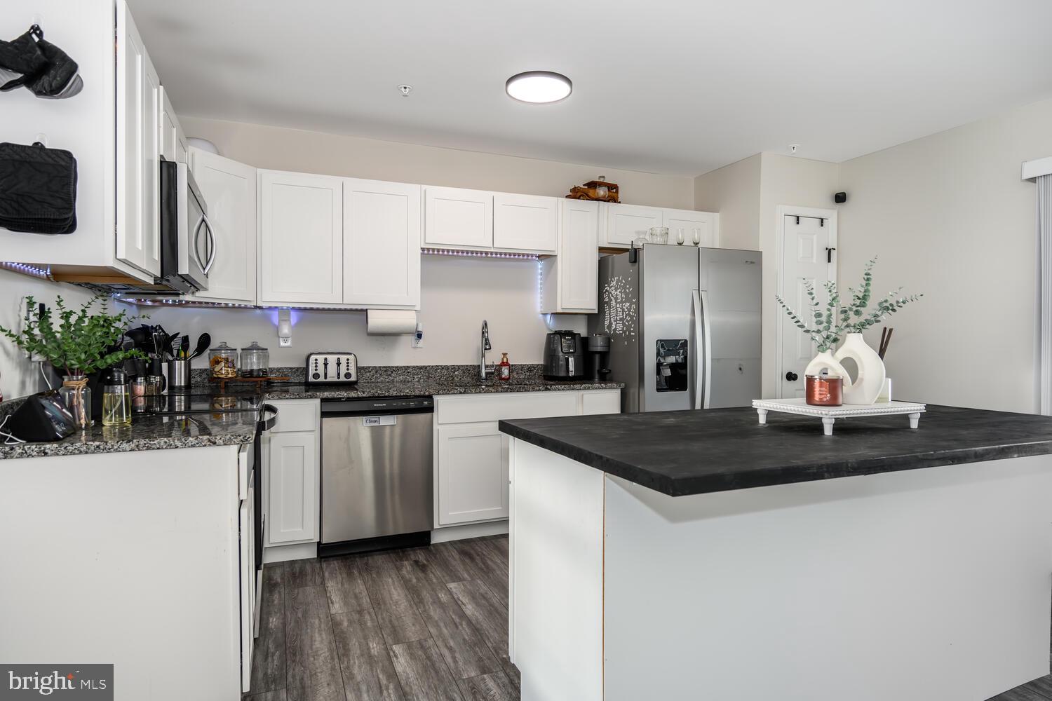 112 Metcalf Road Chestertown, MD 21620 - Photo 9 of 57 Granite Counters, SS Appliances