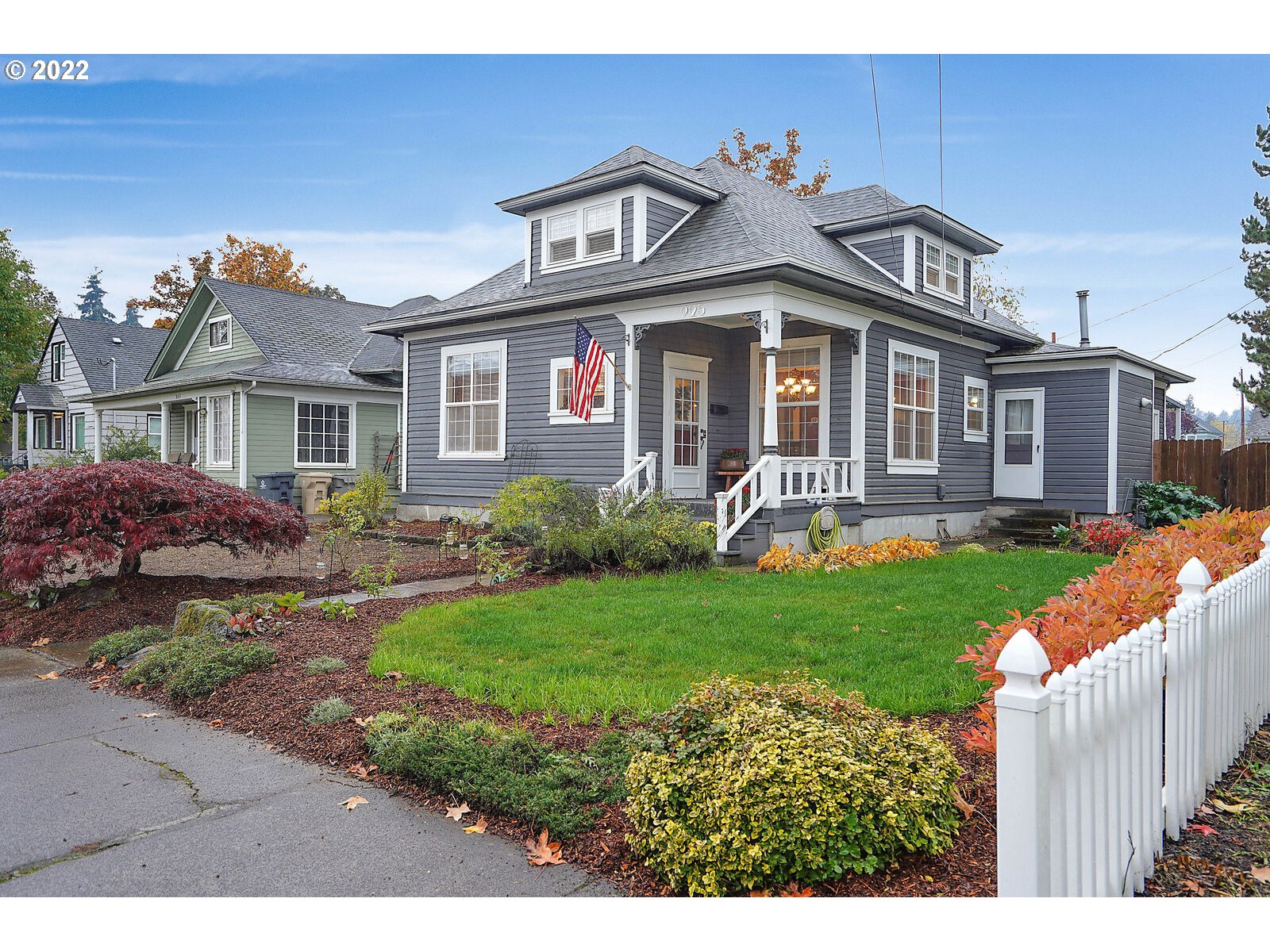 925 Southwest Hayter Street Dallas, OR 97338 - Photo 2 of 32 Gallery Image 2