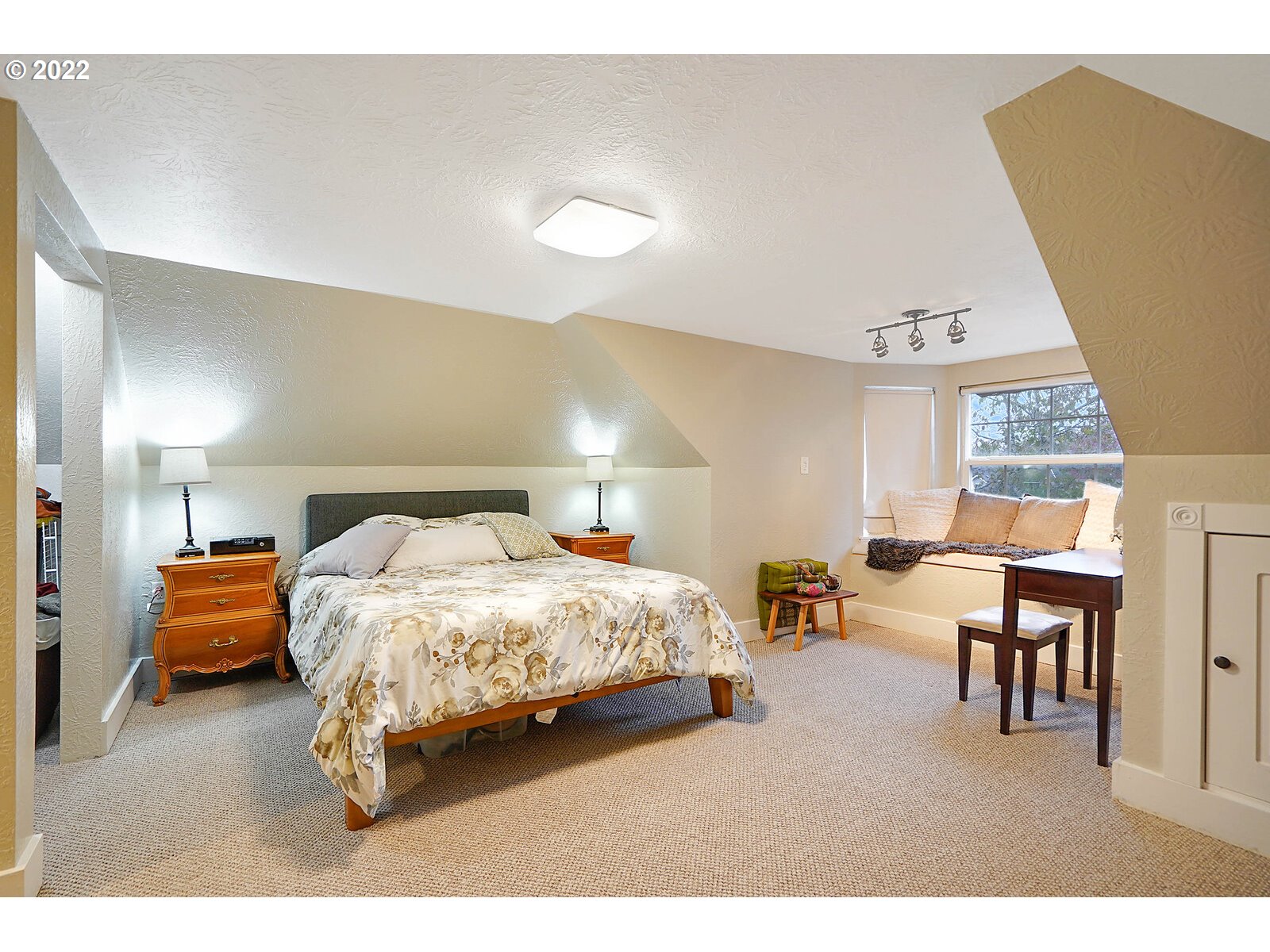 925 Southwest Hayter Street Dallas, OR 97338 - Photo 21 of 32 Bedroom, Primary