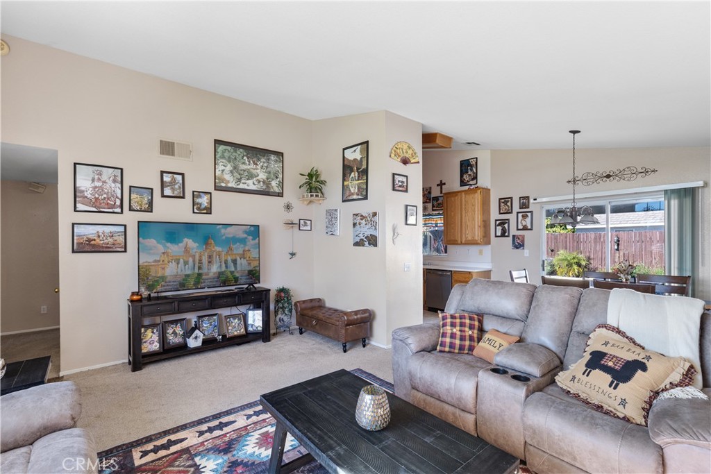 27138 Terrytown Road Menifee, CA 92586 - Photo 6 of 26