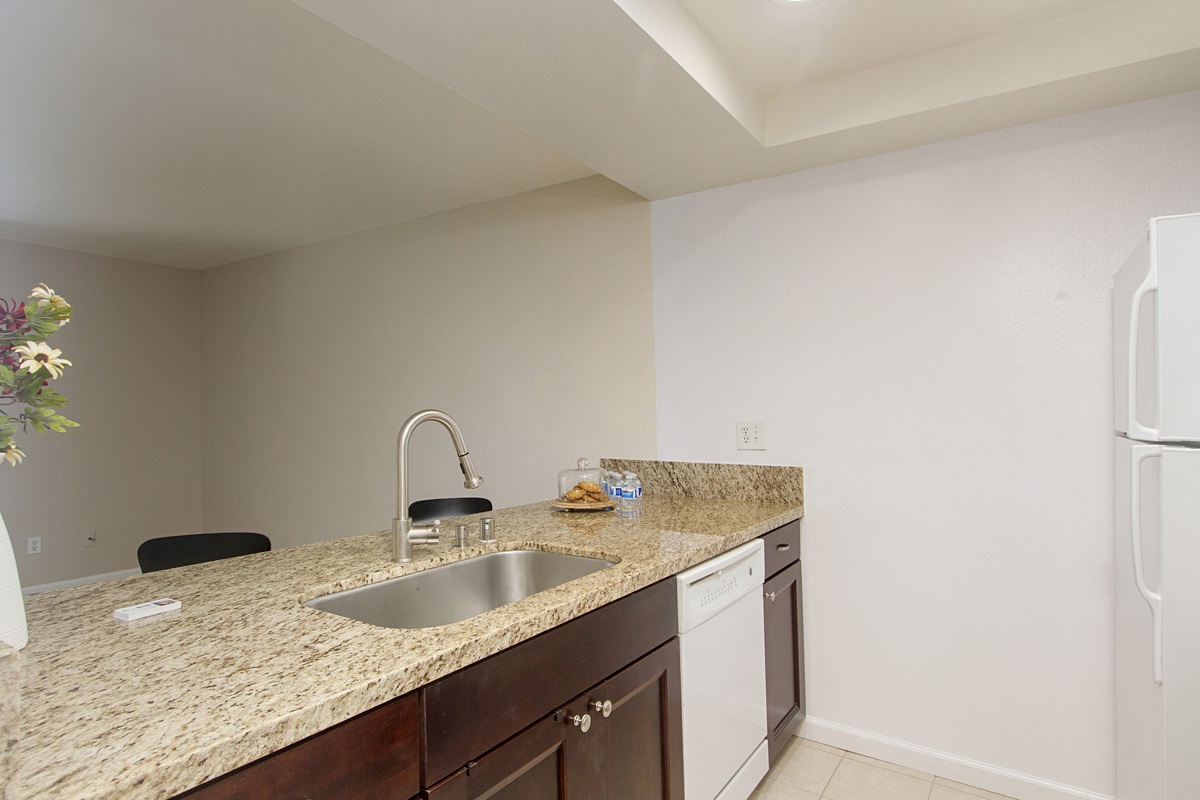 5989 Rancho Mission Road, Unit 202 San Diego, CA 92108 - Photo 6 of 13
