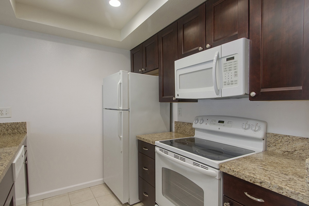 5989 Rancho Mission Road, Unit 202 San Diego, CA 92108 - Photo 7 of 13