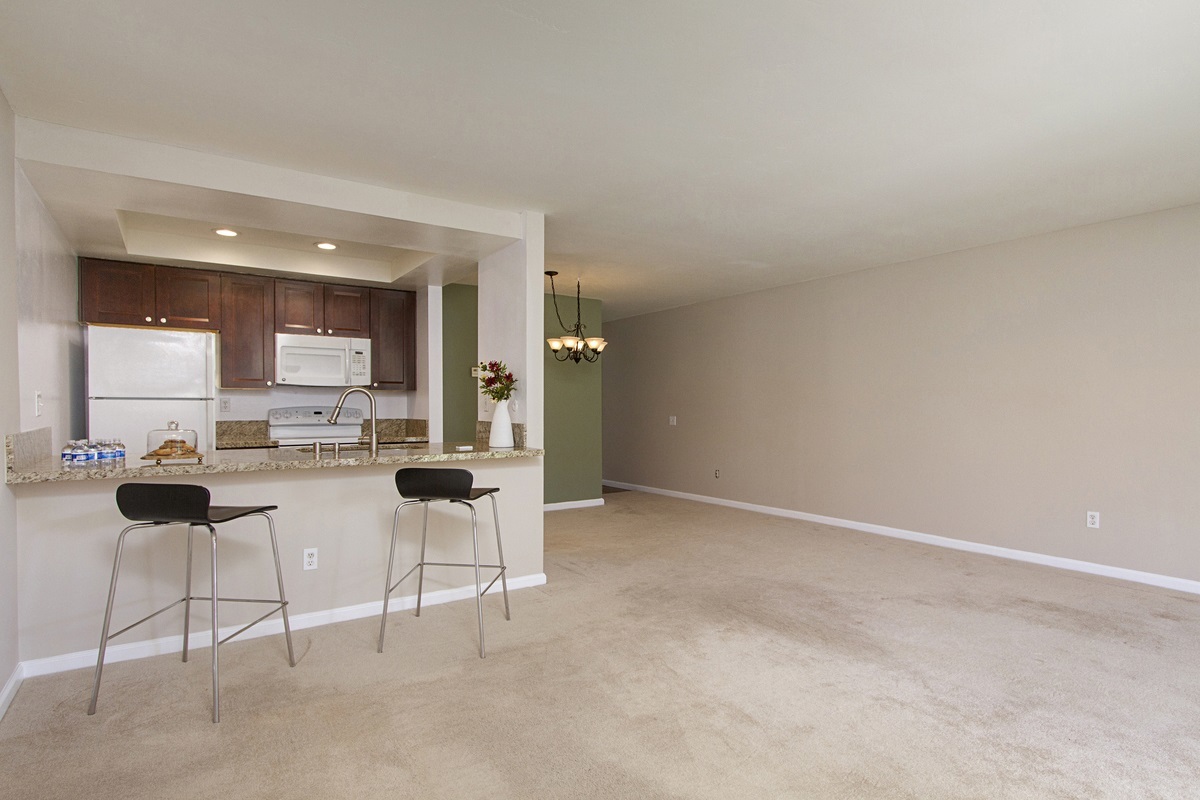 5989 Rancho Mission Road, Unit 202 San Diego, CA 92108 - Photo 10 of 13