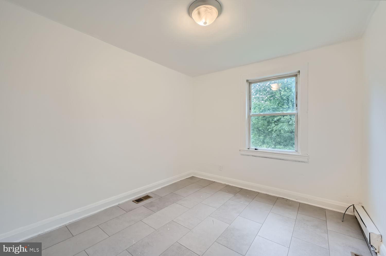 4015 Hilton Road Baltimore, MD 21215 - Photo 13 of 27