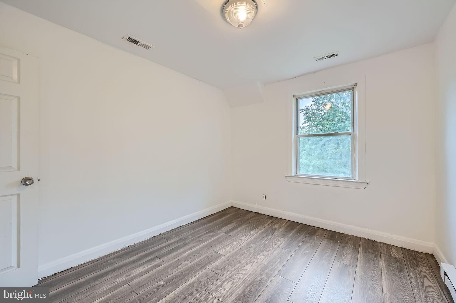 4015 Hilton Road Baltimore, MD 21215 - Photo 16 of 27