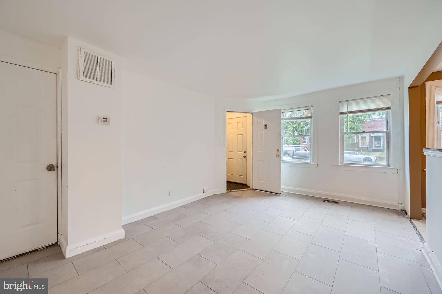 4015 Hilton Road Baltimore, MD 21215 - Photo 6 of 27