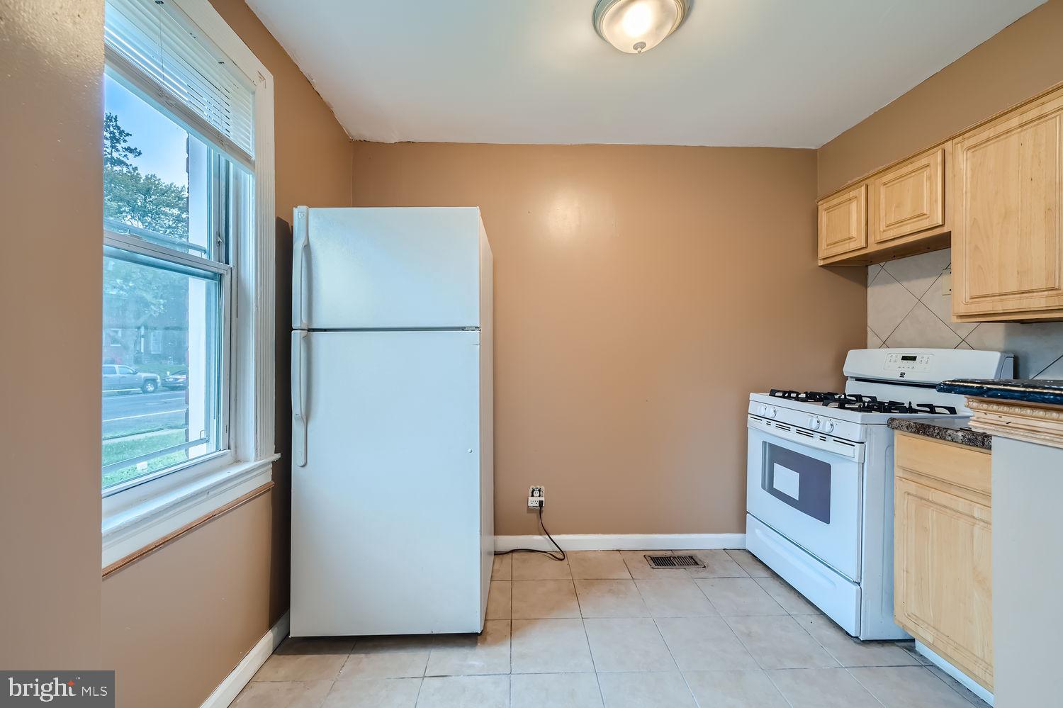 4015 Hilton Road Baltimore, MD 21215 - Photo 8 of 27