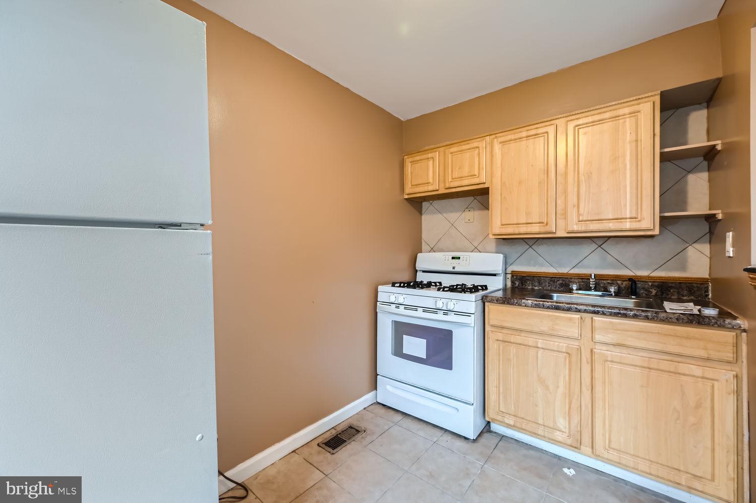 4015 Hilton Road Baltimore, MD 21215 - Photo 9 of 27