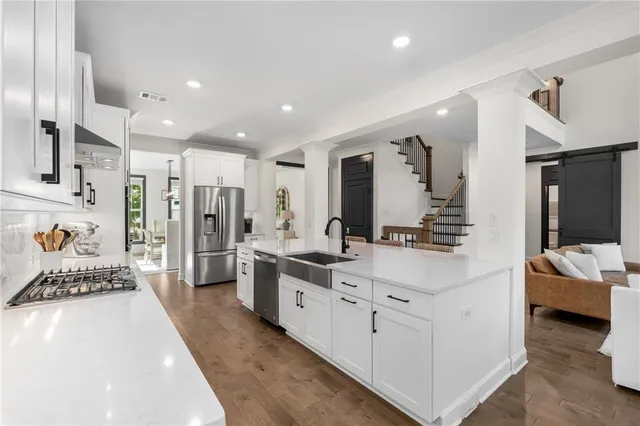 $950,000 | 520 Walden Glen Lane, Alpharetta, GA 30004